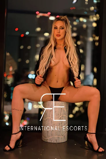 A profile picture of a sexy London escort named Carmen