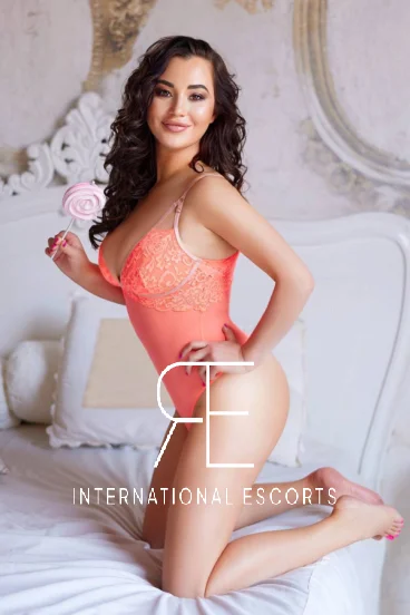 Brunette London escort from Ukraine 