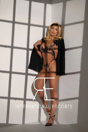 High class elite London escort from Brazil 