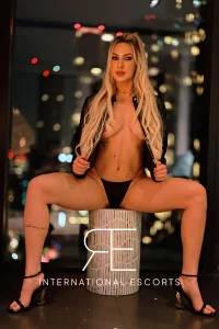 A profile picture of a sexy London escort named Carmen